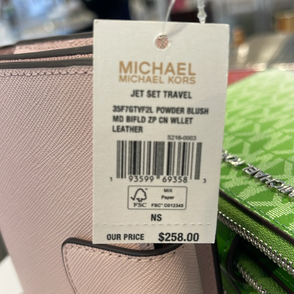 Michael Medium Crossgrain Leather Bifold Wallet
Powder Blush 
NWT - Picture 6 of 16